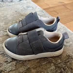 Boys Ugg velcro shoes